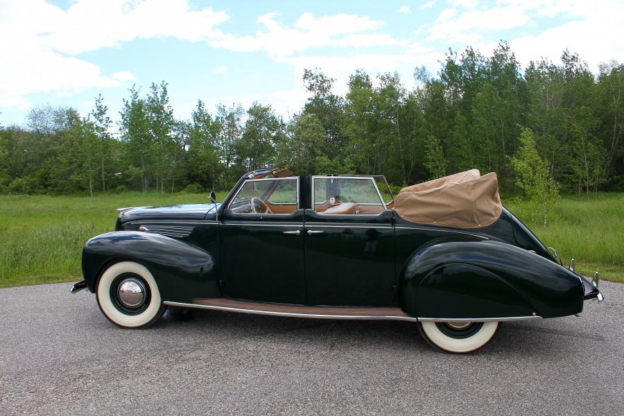  Lincoln Zephyr Convertible Sedan 1938 года  (фото 16 из 46)
